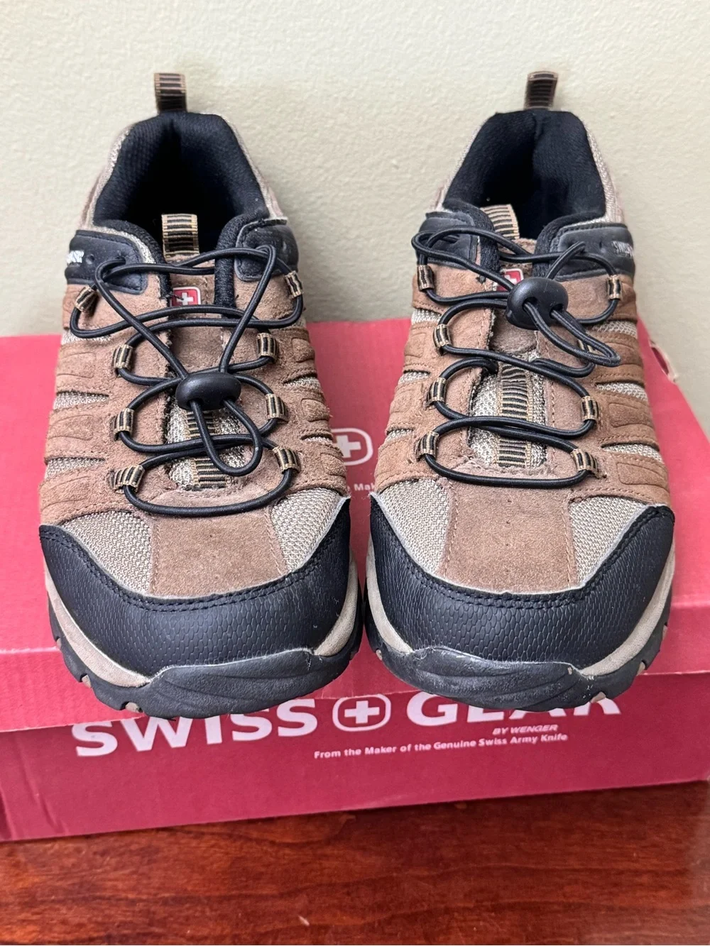 SwissGear Apex Low Hiking Shoes Suede Mesh Youth Boys Sz 6 Brown